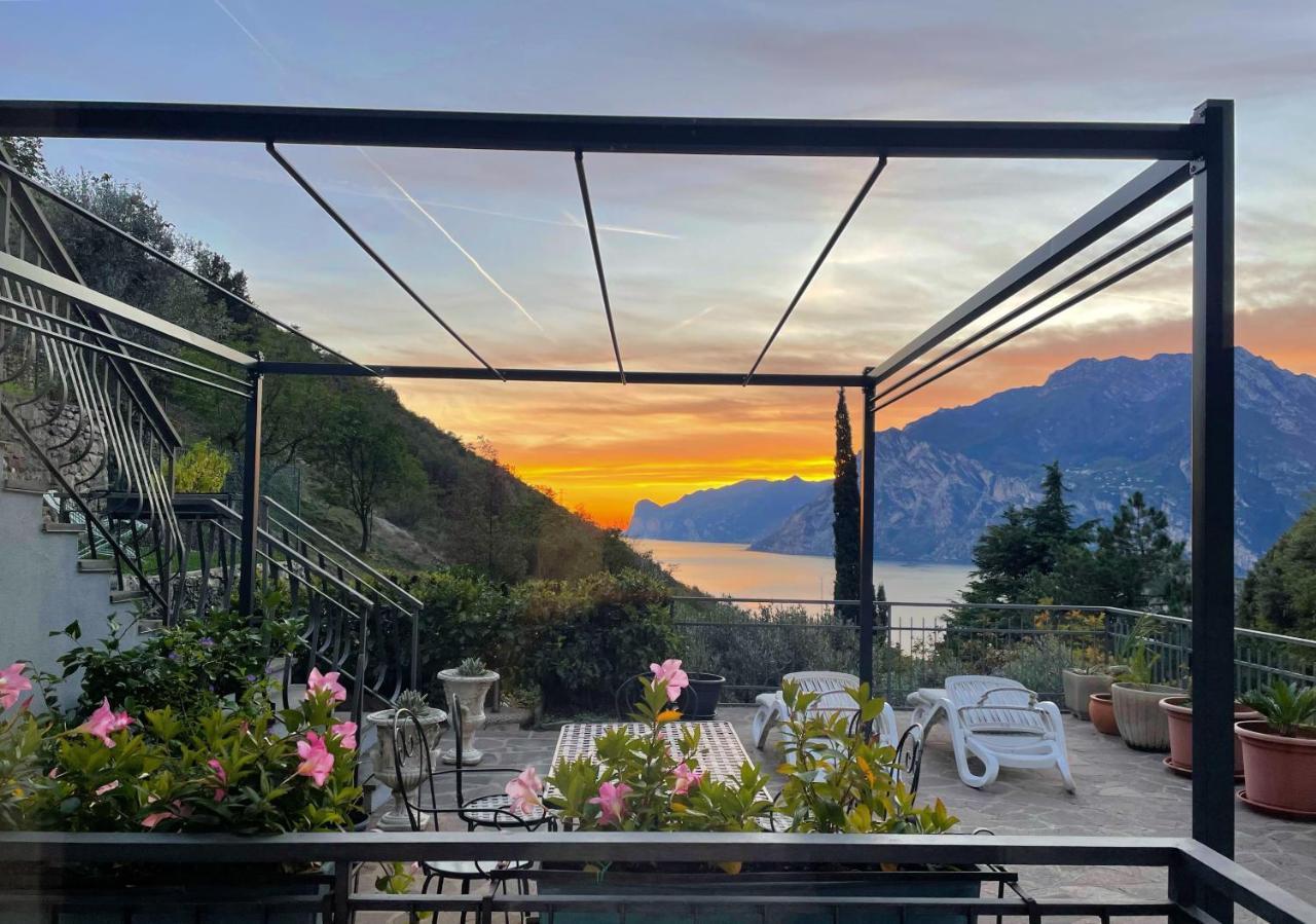 Viewlake Apartment Torbole Sul Garda Екстериор снимка