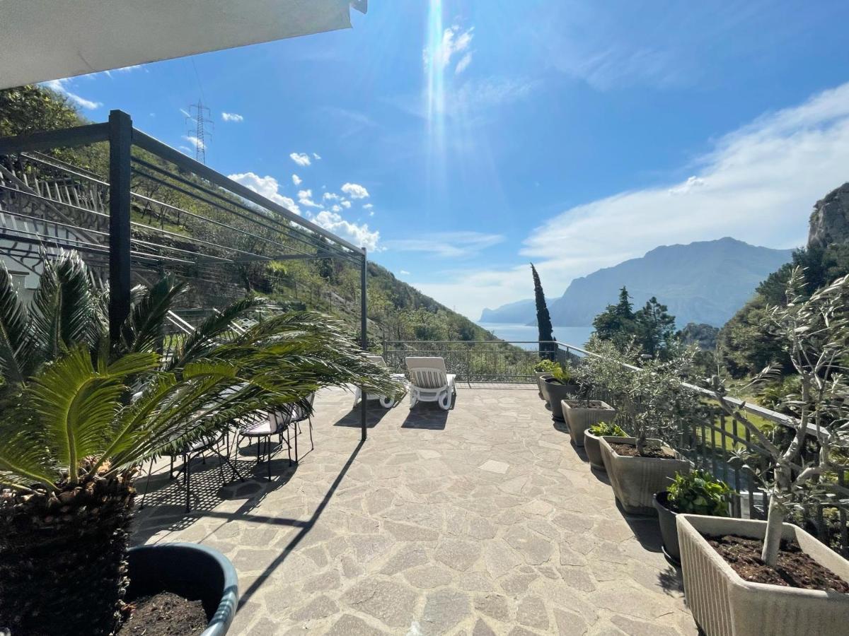 Viewlake Apartment Torbole Sul Garda Екстериор снимка